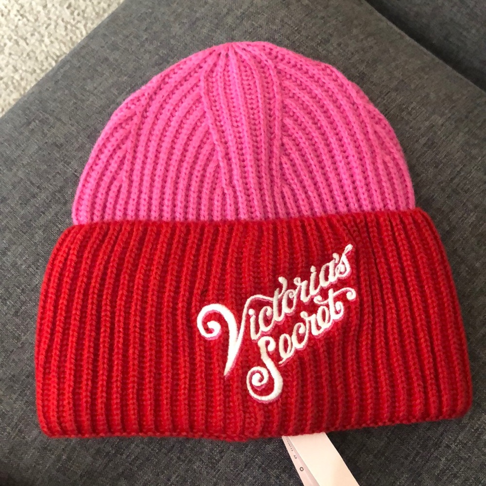 🎉Host Pick 🎉 Victoria’s Secret colorblock beanie, new with tags